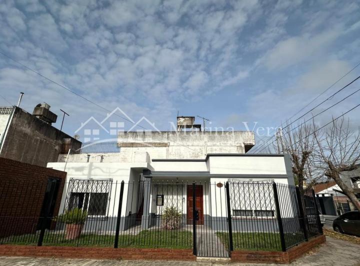 Casa · 118m² · 4 Ambientes · 1 Cochera