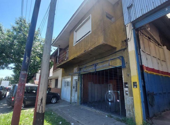 Casa · 170m² · 3 Ambientes · 1 Cochera