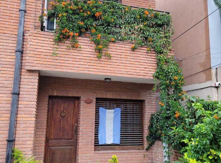 Casa · 1m² · 5 Ambientes · 2 Cocheras