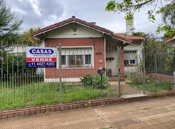 Casa · 200m² · 3 Ambientes · 1 Cochera