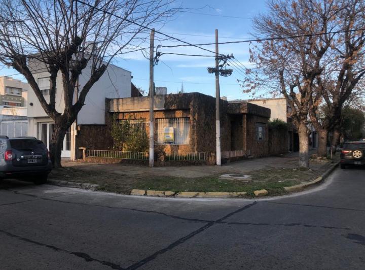 Casa · 130m² · 4 Ambientes · 1 Cochera