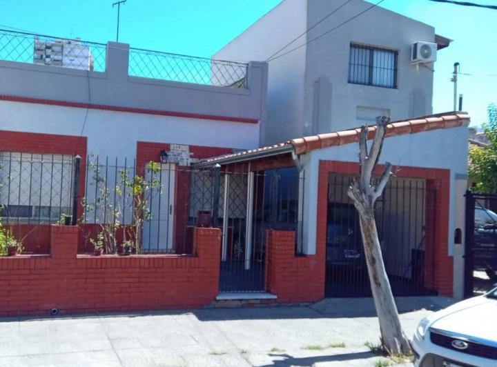 Casa · 96m² · 3 Ambientes · 1 Cochera