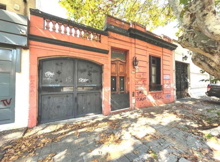 Casa · 180m² · 5 Ambientes · 1 Cochera