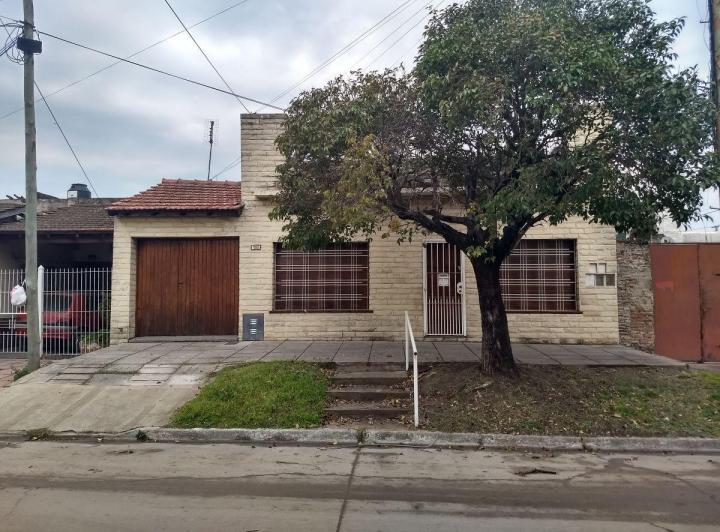 Casa · 150m² · 4 Ambientes · 1 Cochera