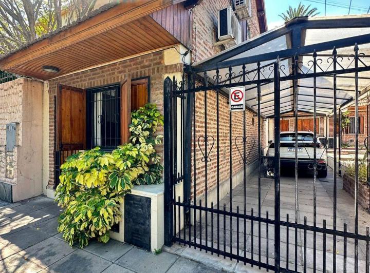 Casa · 90m² · 3 Ambientes · 2 Cocheras