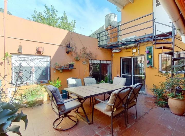 Casa · 127m² · 4 Ambientes · 2 Cocheras