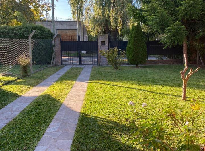Casa · 95m² · 5 Ambientes · 2 Cocheras