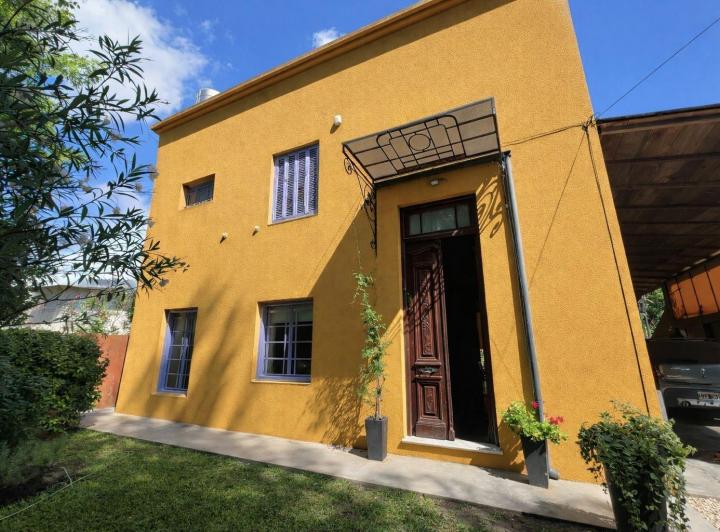 Casa · 150m² · 4 Ambientes · 3 Cocheras