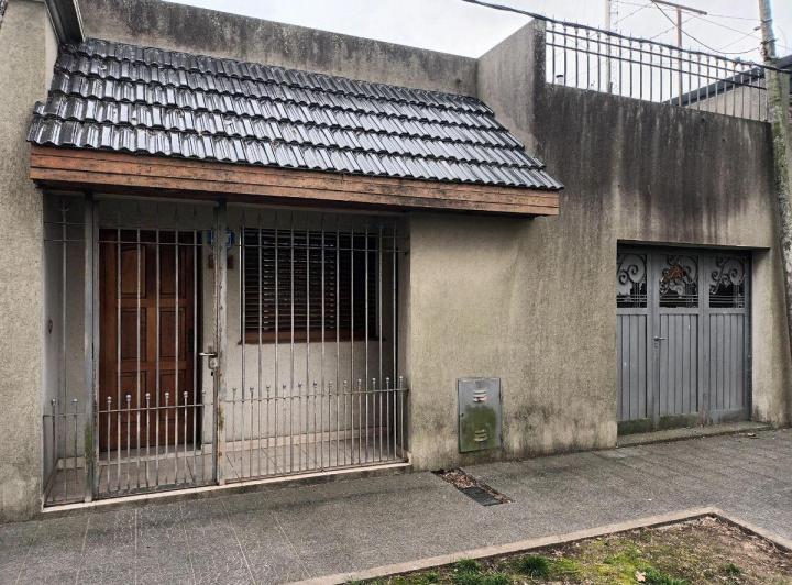 Casa · 97m² · 4 Ambientes · 1 Cochera