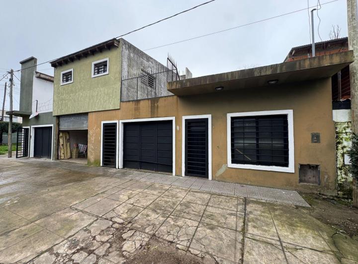 Casa · 160m² · 6 Ambientes · 2 Cocheras