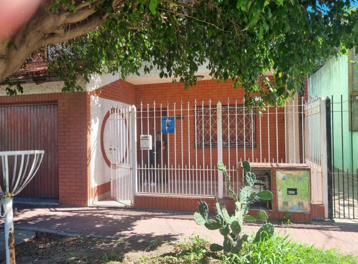 Casa · 100m² · 5 Ambientes · 1 Cochera