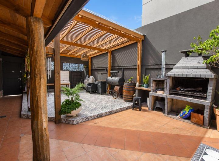 Casa · 79m² · 4 Ambientes · 2 Cocheras