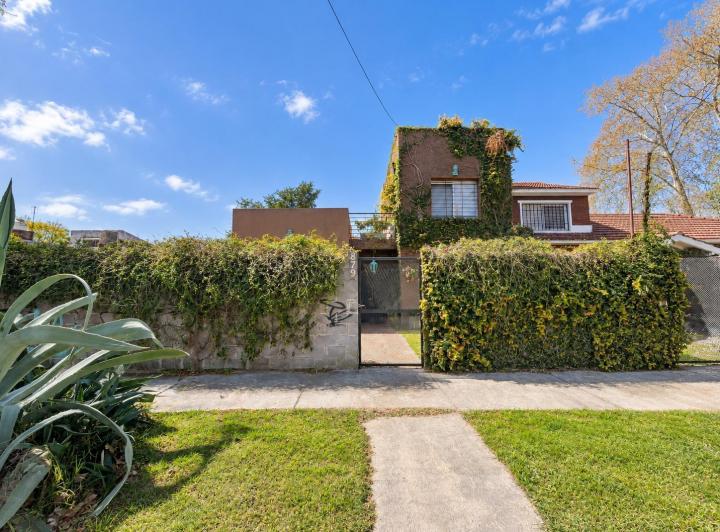 Casa · 157m² · 4 Ambientes · 2 Cocheras