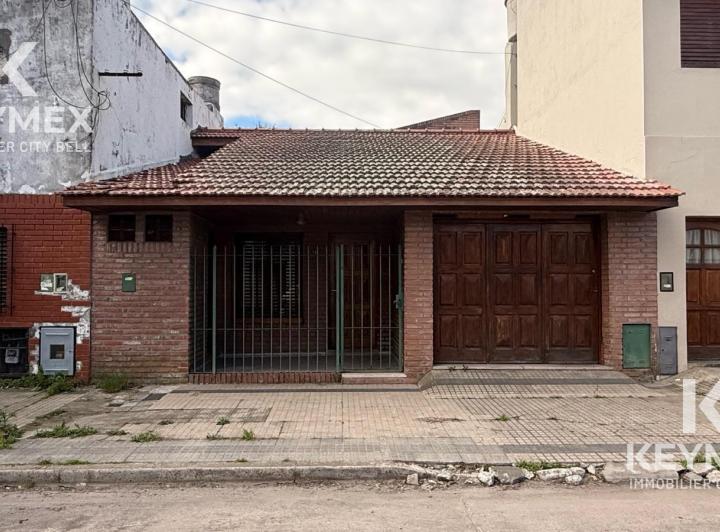 Casa · 346m² · 7 Ambientes · 1 Cochera