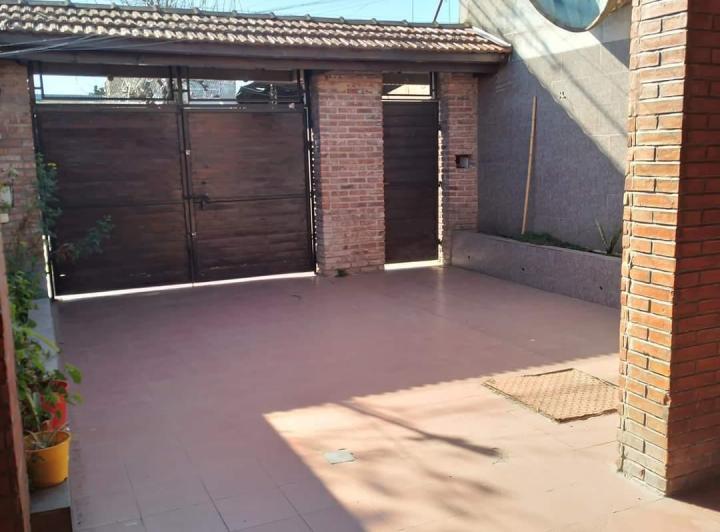 Casa · 195m² · 3 Ambientes · 1 Cochera