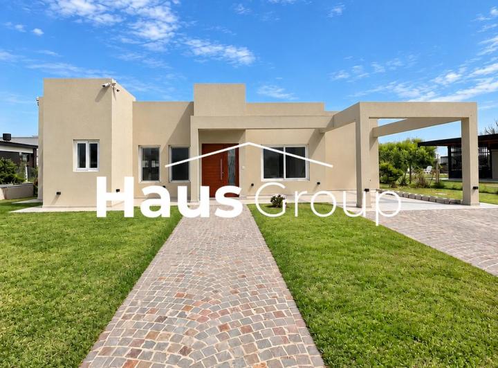 Casa · 190m² · 4 Ambientes · 2 Cocheras