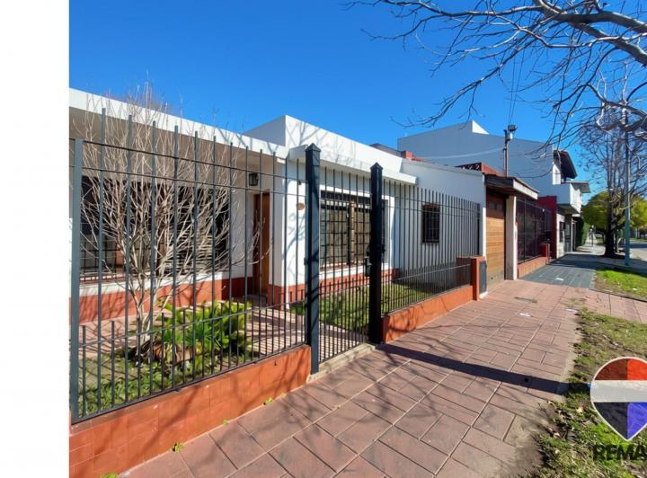Casa · 173m² · 3 Ambientes · 2 Cocheras
