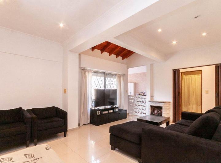 Casa · 155m² · 4 Ambientes · 1 Cochera