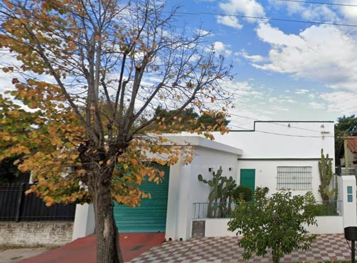Casa · 219m² · 4 Ambientes · 1 Cochera