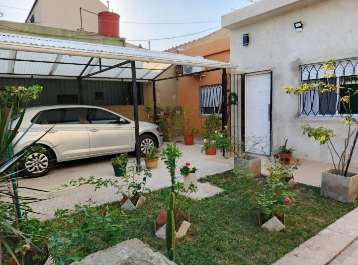 Casa · 160m² · 4 Ambientes · 2 Cocheras