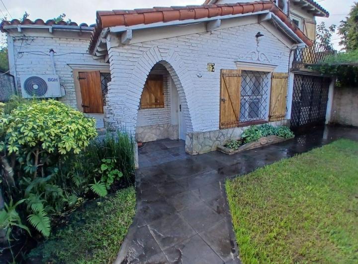 Casa · 120m² · 4 Ambientes · 2 Cocheras
