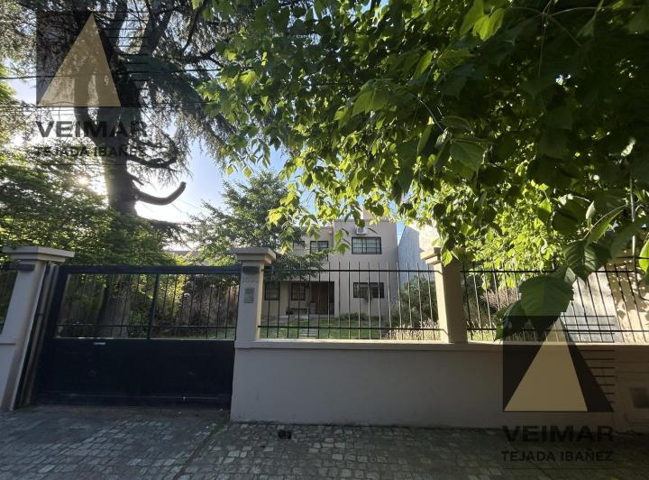 Casa · 150m² · 5 Ambientes · 2 Cocheras