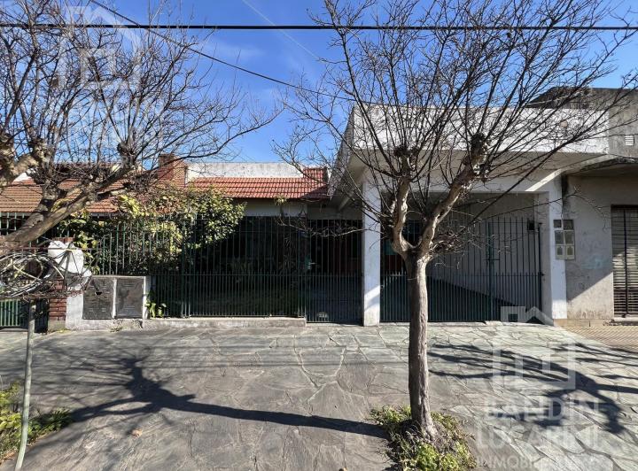 Casa · 171m² · 4 Ambientes · 1 Cochera