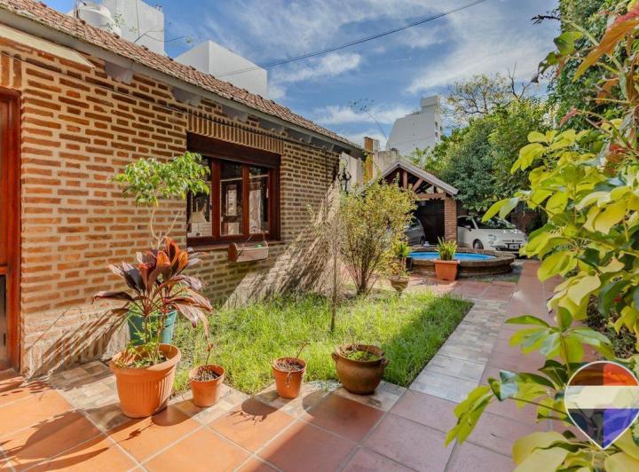 Casa · 160m² · 5 Ambientes · 1 Cochera
