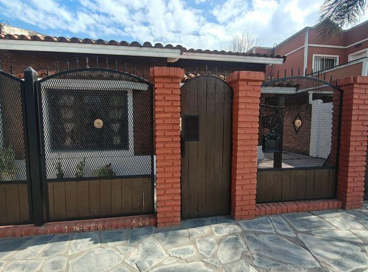 Casa · 109m² · 2 Ambientes · 1 Cochera