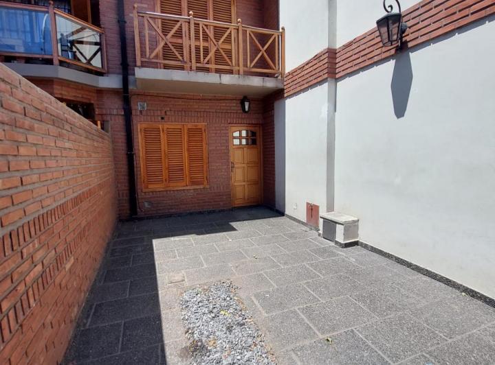 Casa · 90m² · 4 Ambientes · 1 Cochera