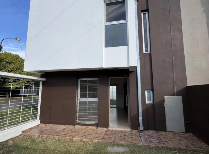 Casa · 75m² · 3 Ambientes · 1 Cochera