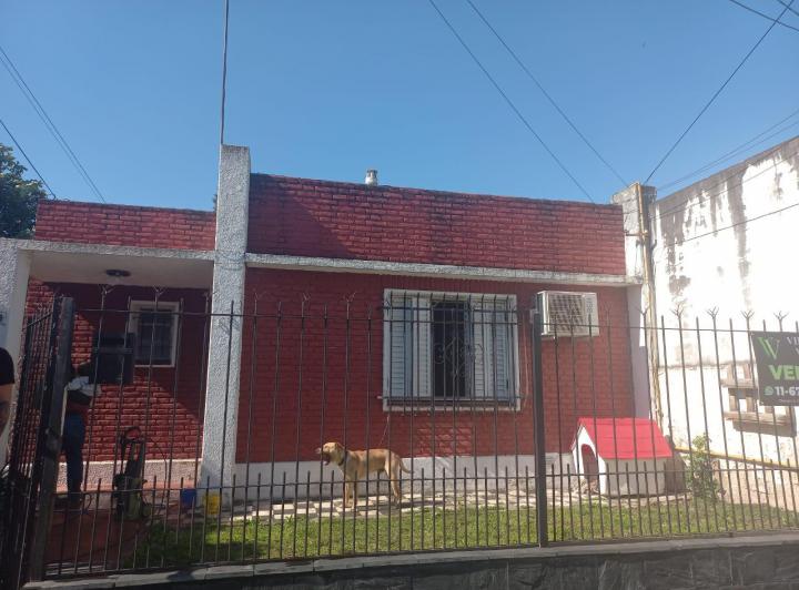 Casa · 103m² · 4 Ambientes · 3 Cocheras