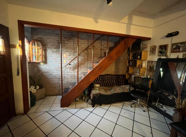 Casa · 122m² · 4 Ambientes · 1 Cochera