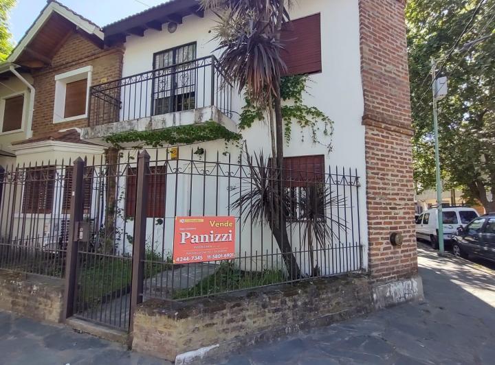 Casa · 79m² · 4 Ambientes · 1 Cochera