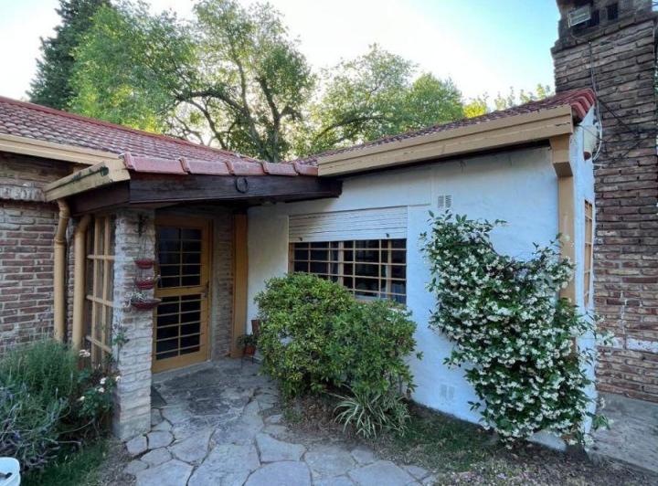 Casa · 150m² · 6 Ambientes · 1 Cochera