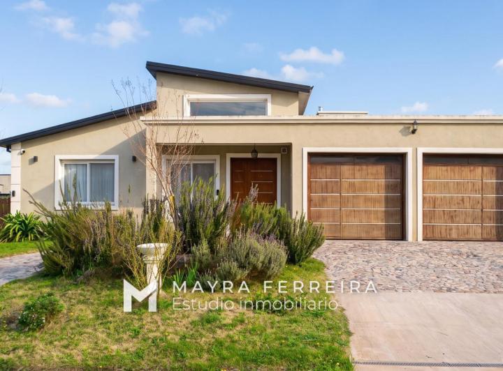 Casa · 190m² · 4 Ambientes · 2 Cocheras