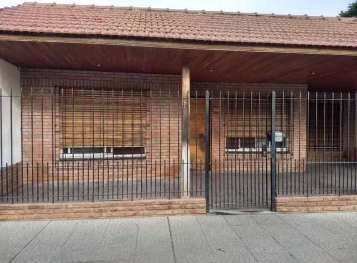 Casa · 139m² · 5 Ambientes · 1 Cochera