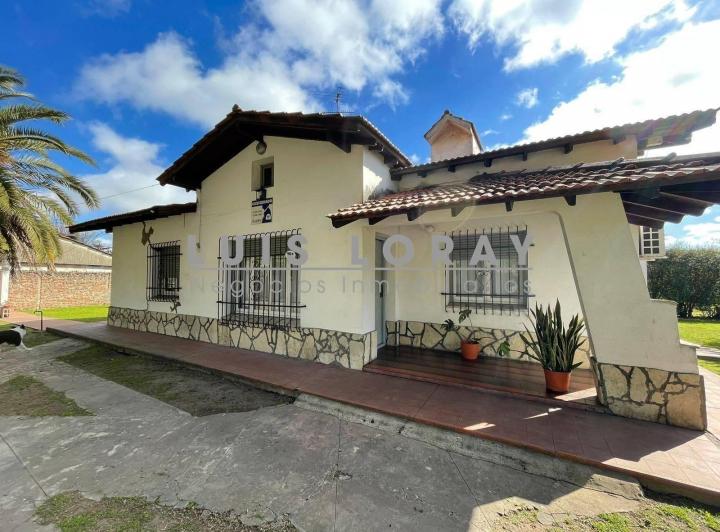 Casa · 5 Ambientes · 1 Cochera