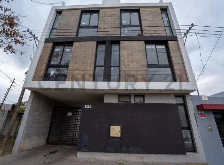 Casa · 81m² · 3 Ambientes · 1 Cochera