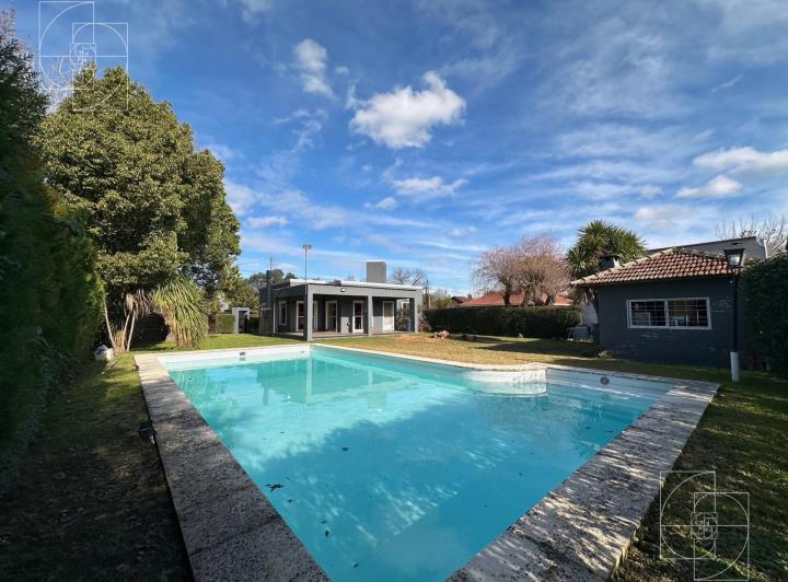 Casa · 600m² · 3 Ambientes