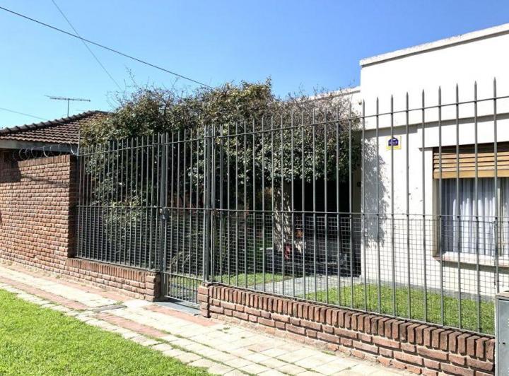 Casa · 100m² · 3 Ambientes · 2 Cocheras
