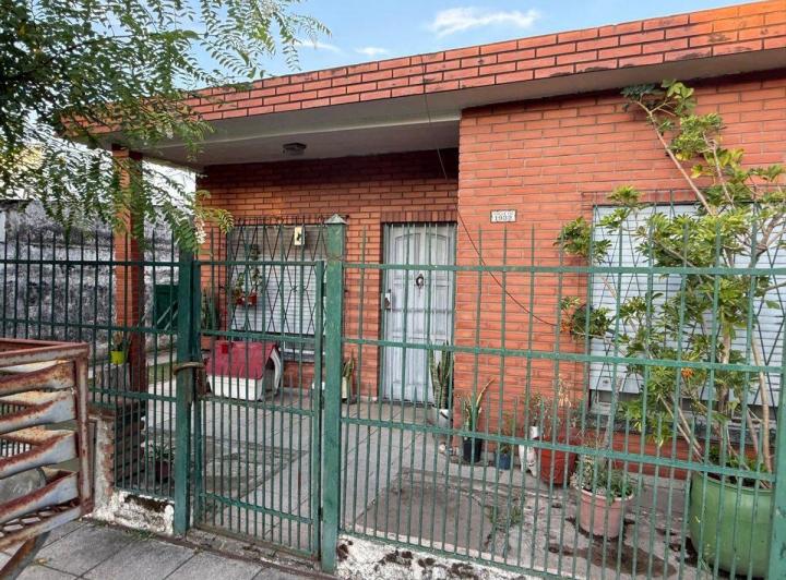 Casa · 220m² · 3 Ambientes · 1 Cochera