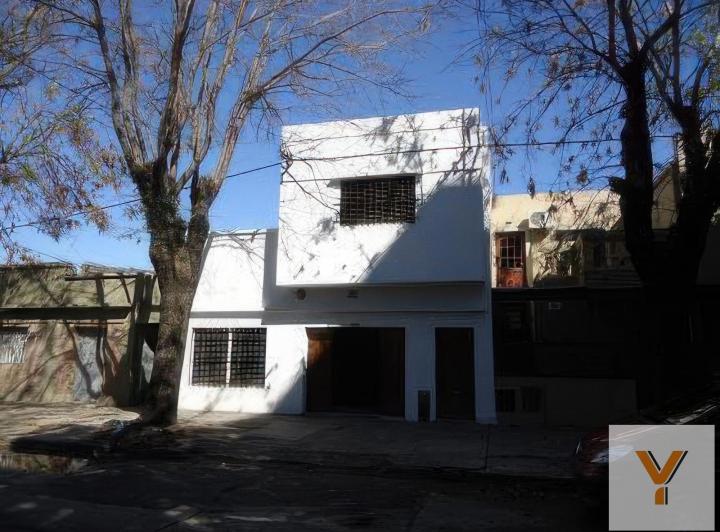 Casa · 200m² · 5 Ambientes · 1 Cochera