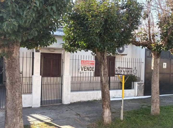 Casa · 95m² · 4 Ambientes · 1 Cochera
