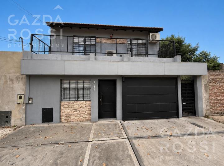 Casa · 438m² · 6 Ambientes · 1 Cochera