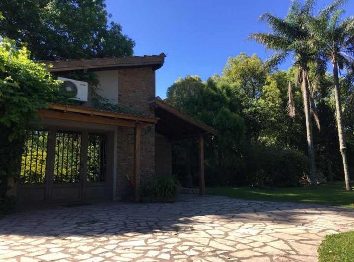 Casa · 137m² · 2 Ambientes · 1 Cochera