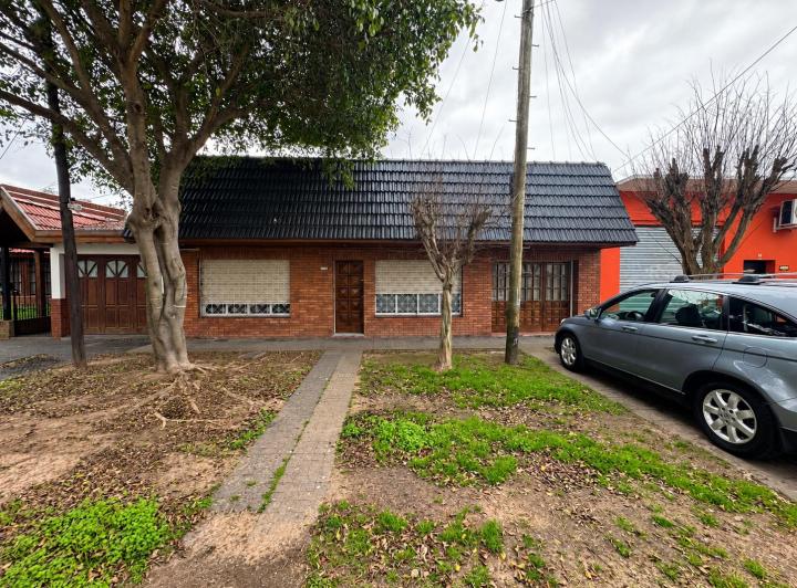 Casa · 92m² · 3 Ambientes · 1 Cochera