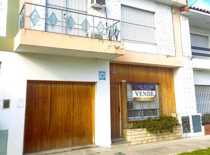 Casa · 108m² · 4 Ambientes · 1 Cochera