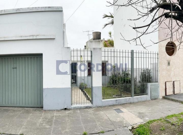 Casa · 110m² · 3 Ambientes · 1 Cochera
