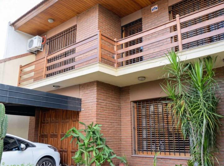 Casa · 266m² · 5 Ambientes · 2 Cocheras